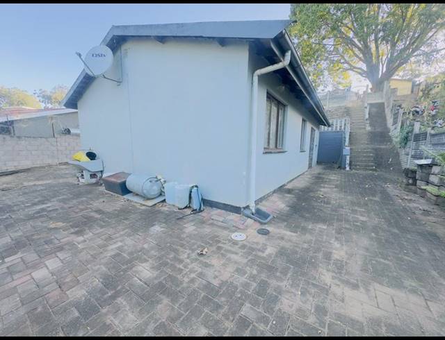 3 BEDROOM HOUSE FOR SALE IN NEWLANDS WEST